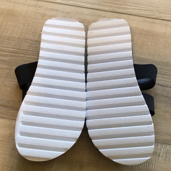 The Academy Brand Slide Sandals Size 6 - Picture 2 of 4